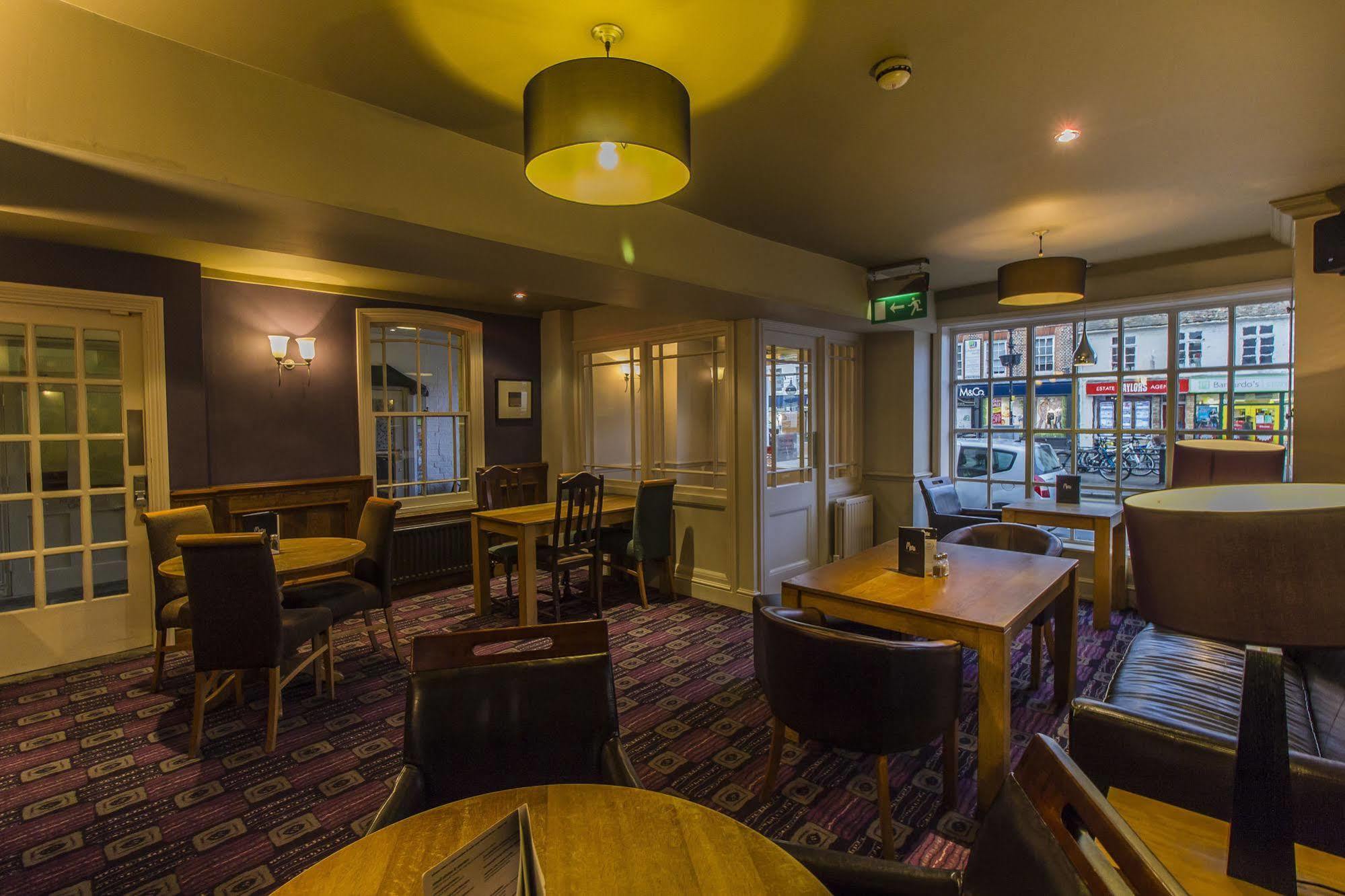 The Golden Lion Hotel, St Ives, Cambridgeshire 外观 照片