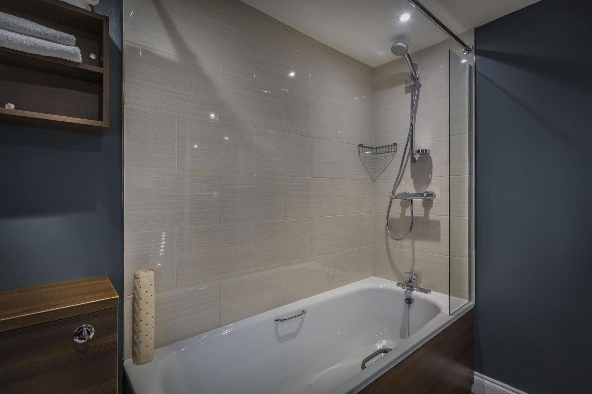 The Golden Lion Hotel, St Ives, Cambridgeshire 外观 照片