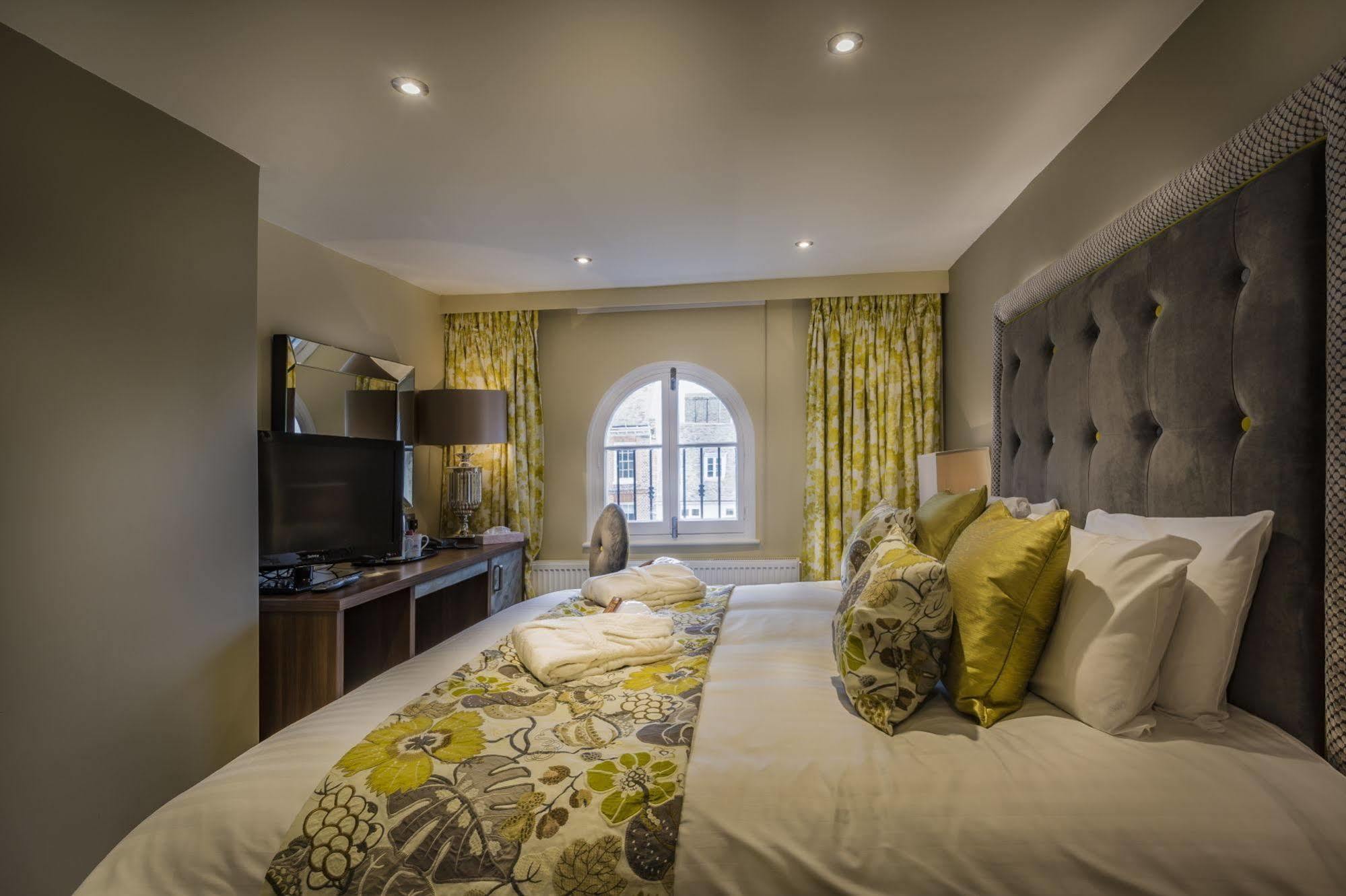 The Golden Lion Hotel, St Ives, Cambridgeshire 外观 照片