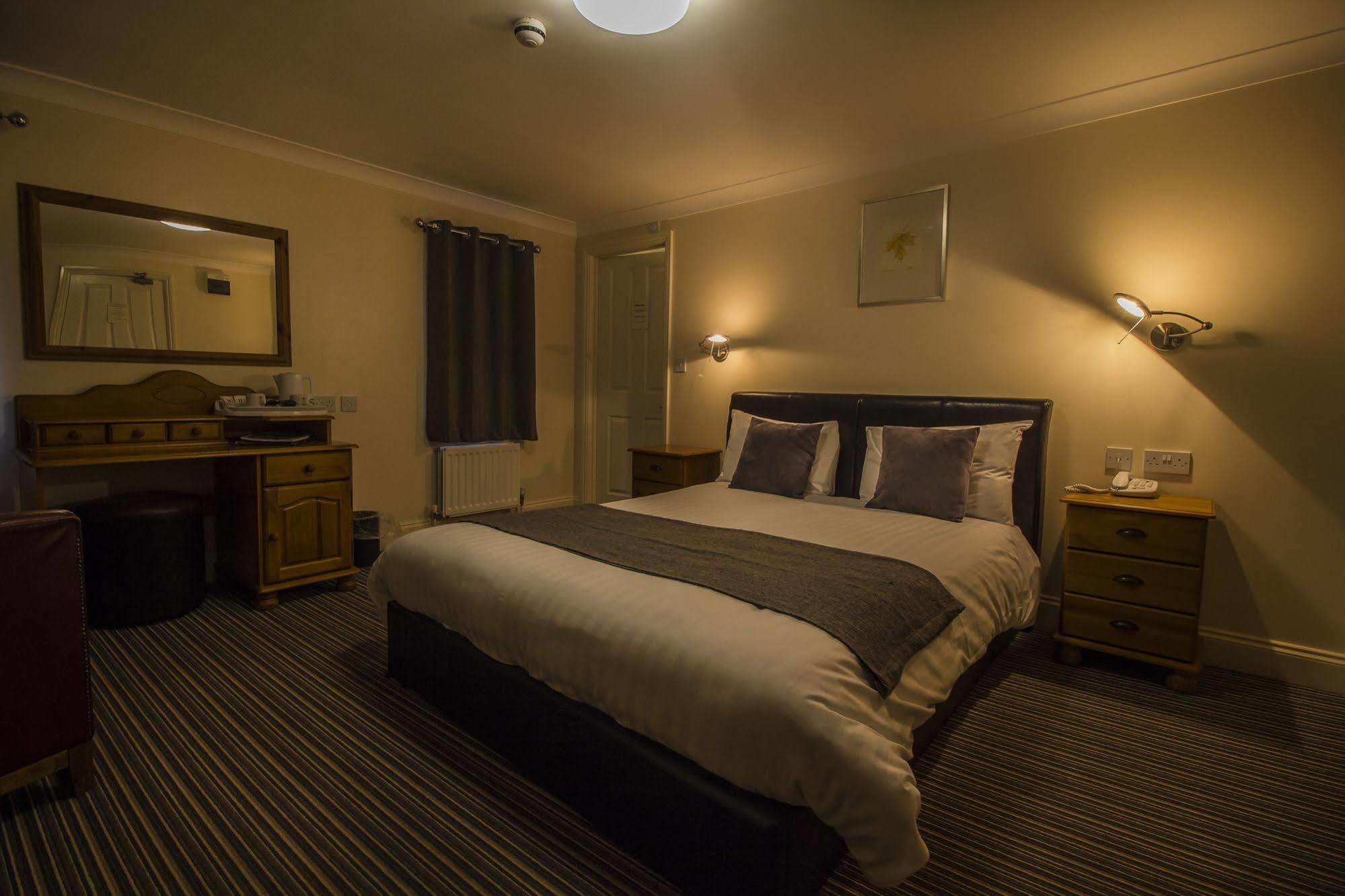 The Golden Lion Hotel, St Ives, Cambridgeshire 外观 照片