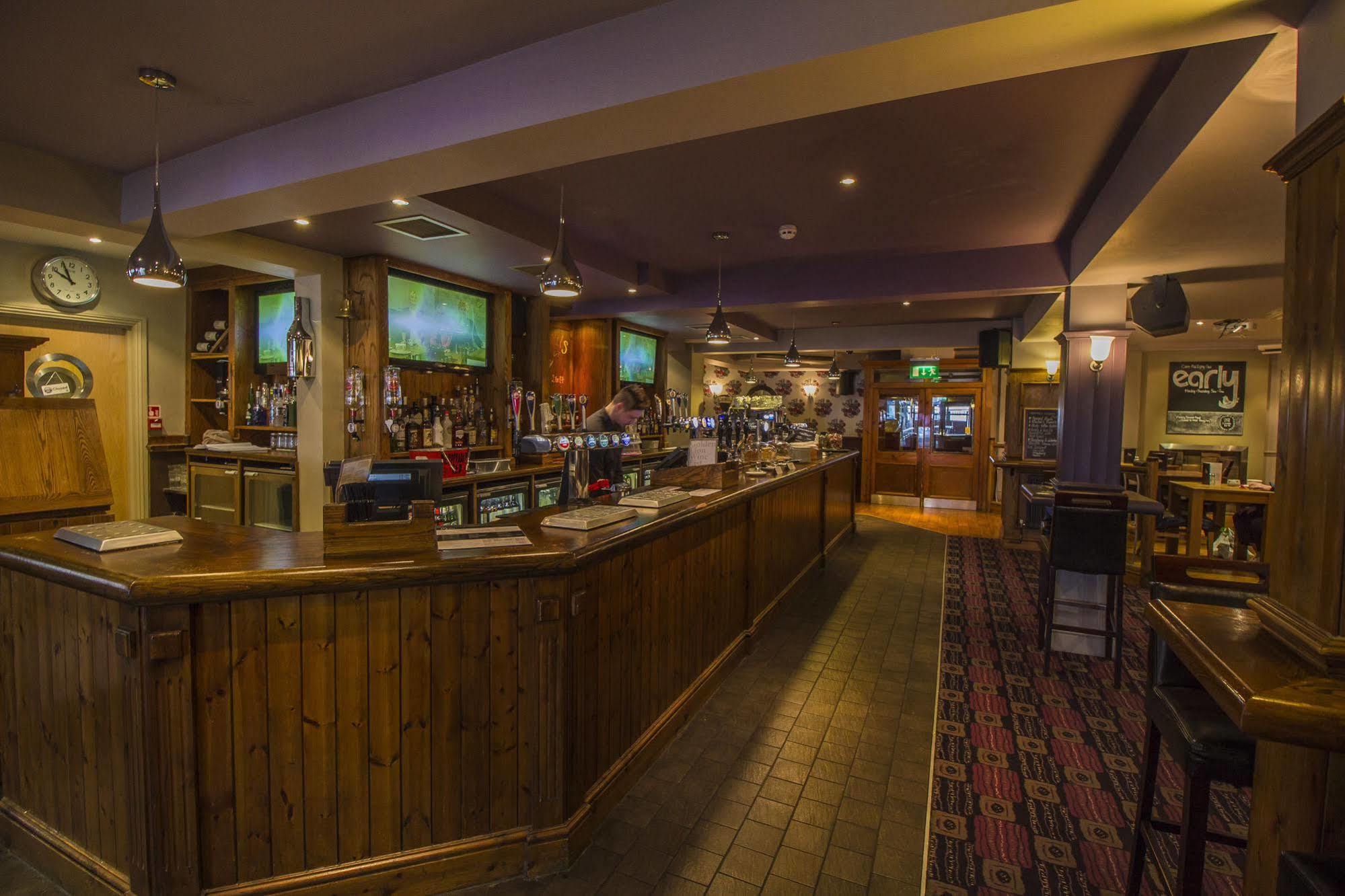 The Golden Lion Hotel, St Ives, Cambridgeshire 外观 照片