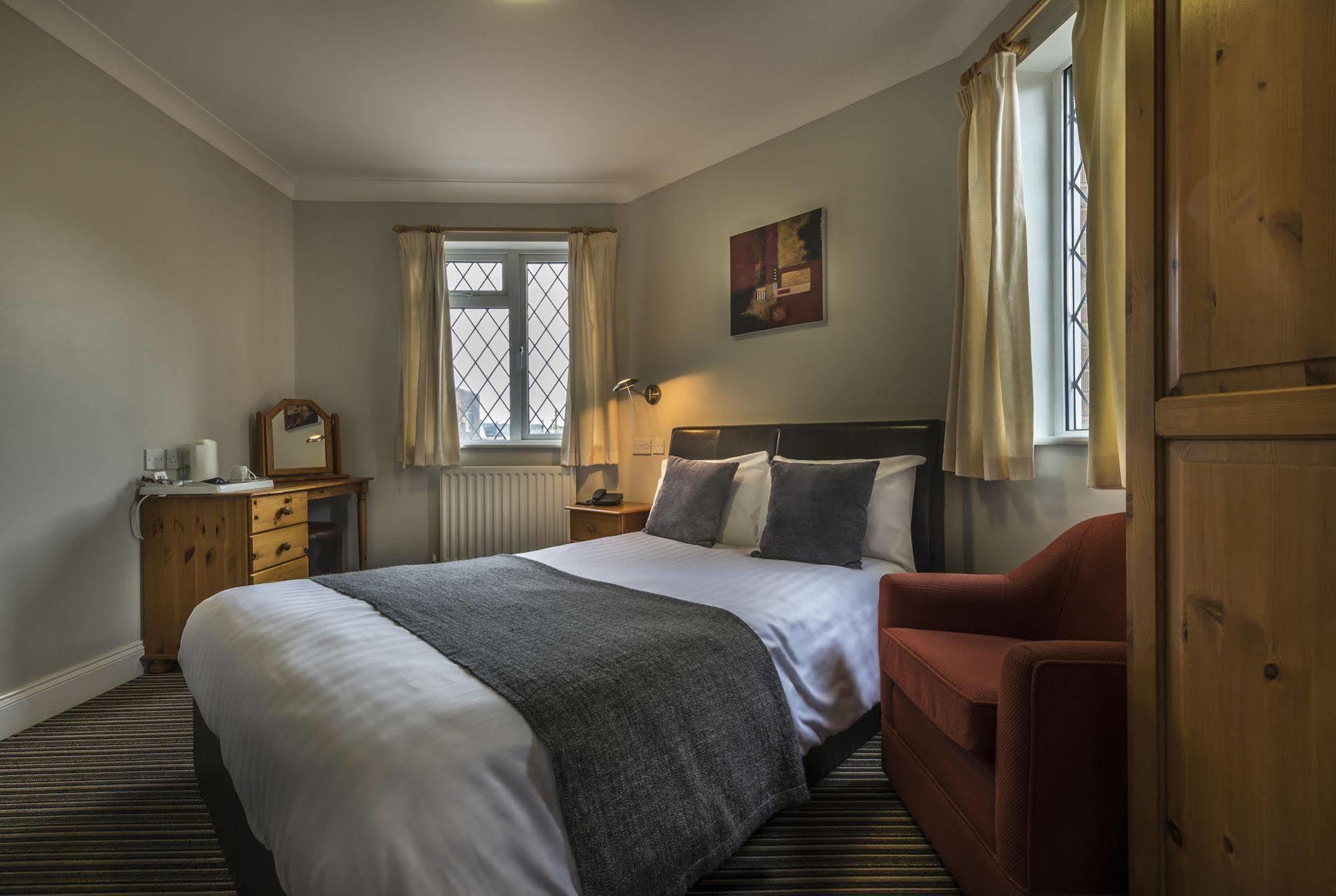 The Golden Lion Hotel, St Ives, Cambridgeshire 外观 照片